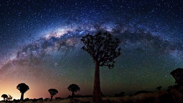 Панорама нашей галактики в ночном небе острова Мадагаскар