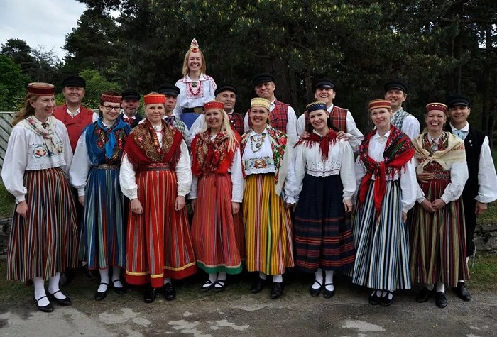 Народный костюм Эстонии