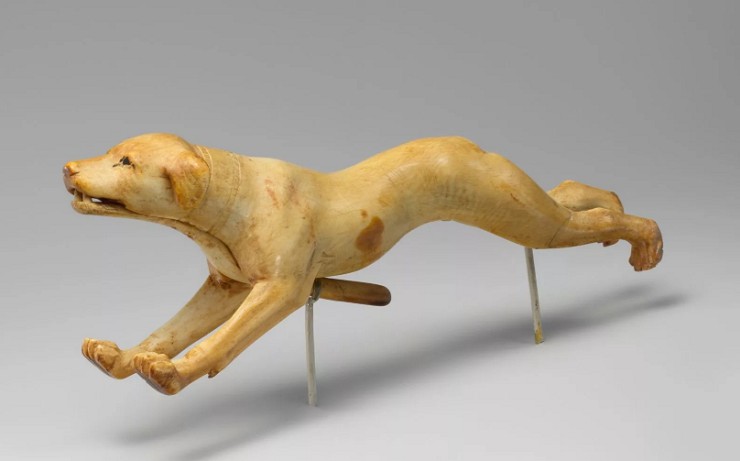 Механическая собака из слоновой кости. Около 1390–1353 гг. до н. э. Метрополитенмузей, Нью-Йорк (США)