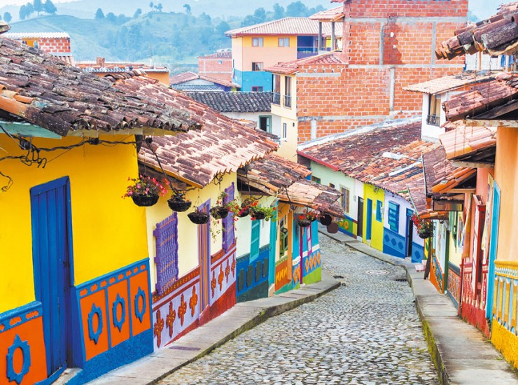 Старая улочка колумбийской столицы