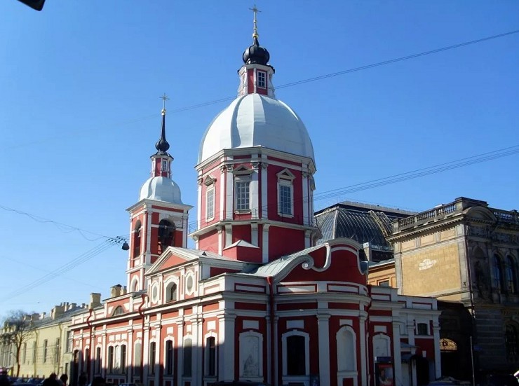 Храм Святого Великомученика и Целителя Пантелеймона в Санкт-Петербурге