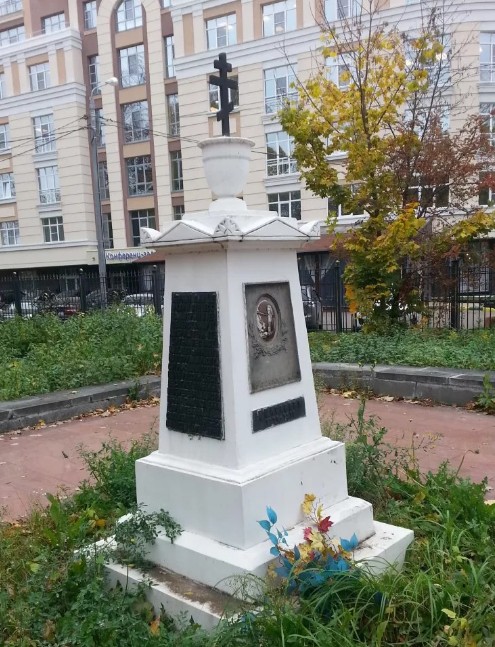 Памятник И. П. Кулибину в Нижнем Новгороде