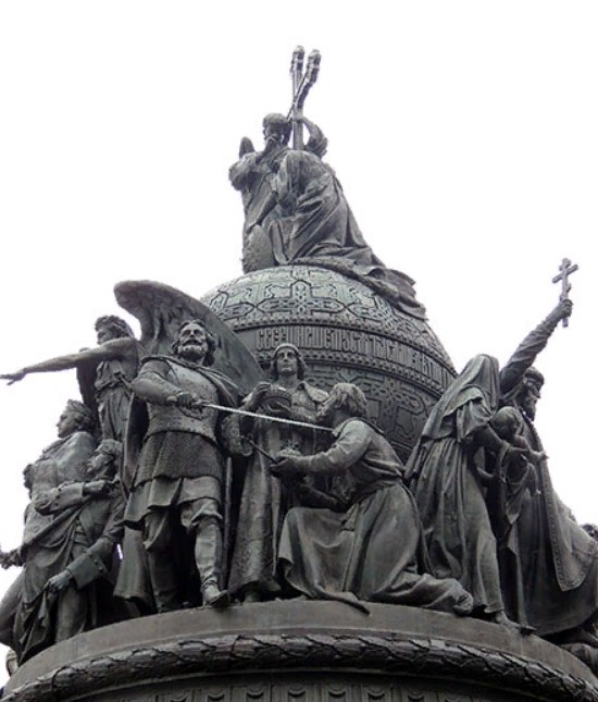 Скульптурный ансамбль «Начало династии Романовых» монумента «Тысячелетие России»