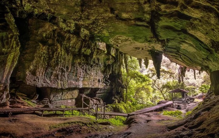 Пещеры национального парка «Ниах»