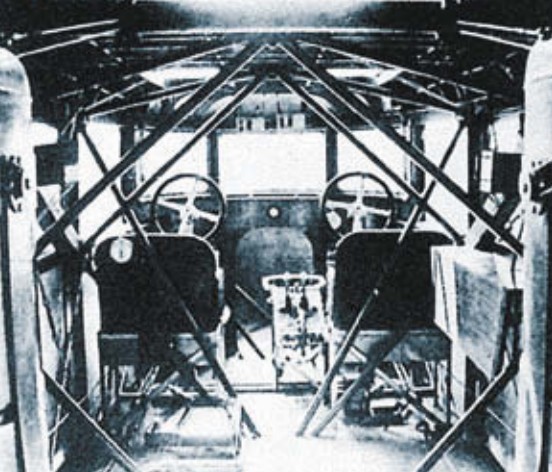 Пилотская кабина R VI