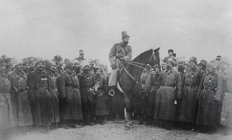 Царь инспектирует войска в Польше в 1915 г.