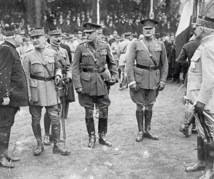 Командующие войсками Антанты, включая всех трех французских маршалов, собрались в Страсбурге в 1919 г. по случаю освобождения Эльзаса и Лотарингии