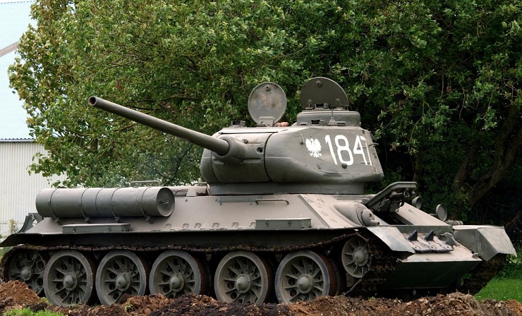 Советский средний танк Т-34-85. Производился в 1943–1958 гг.