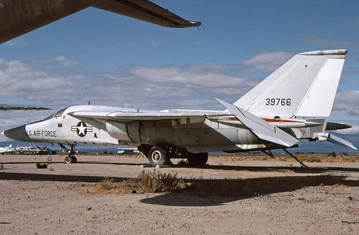 Дженерал Дайнэмикс F-111. США. 1967 г.