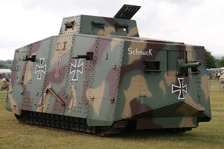 Первый немецкий танк A7V