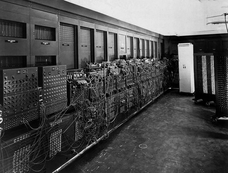 ЭНИАК (сокр. от Electronic Numerical Integrator and Computer) — первая электронно-вычислительная машина общего назначения