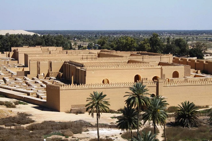Реставрированные стены Вавилона в наши дни