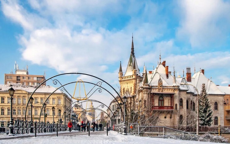  Зимний вид на исторический центр средневекового города Кошице
