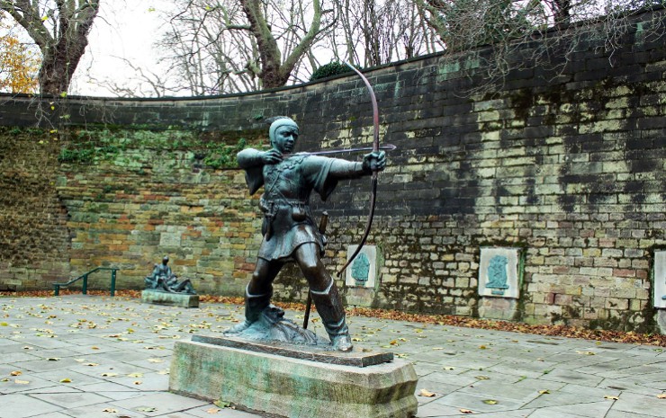 Скульптура Робина Гуда