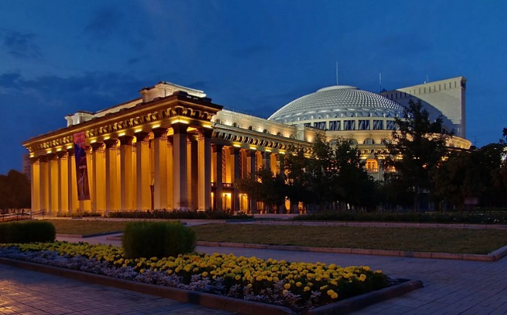  Новосибирский государственный академический театр оперы и балета — самое крупное театральное здание в России
