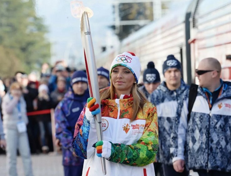 Татьяна Навка открыла финальный этап эстафеты олимпийского огня
