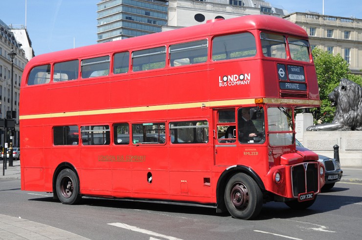 Двухэтажные красные автобусы