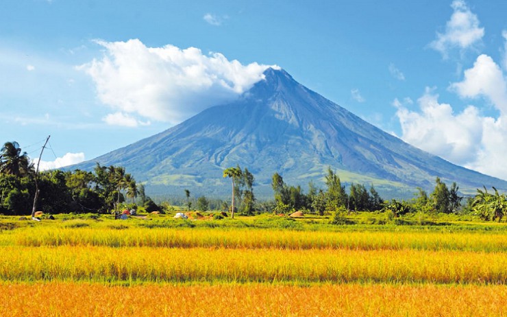 Вулкан Майон считается самым красивым на Филиппинских островах