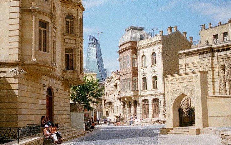 Восточный колорит в современном Баку ищите в районе Ичери-шехер