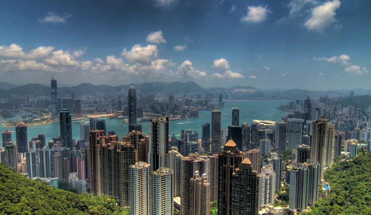Вид на небоскребы Гонконга с пика Виктория