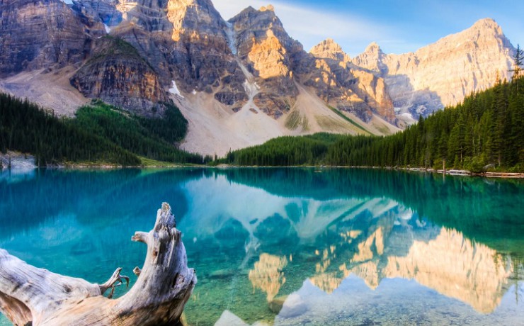 Канада — страна больших гор, озер и крупных зверей