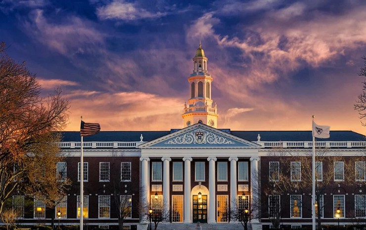 В Кембридже находится самый престижный в США Гарвардский университет