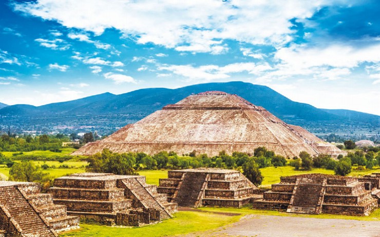 Недалеко от Мехико находятся руины древнего города Теотиуакана