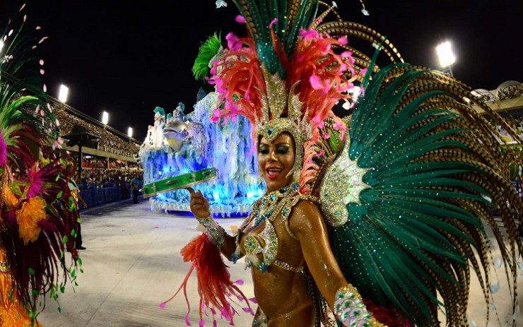 Буйство красок и безудержное веселье — вот что такое карнавал в Рио-де-Жанейро