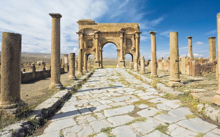 Триумфальная арка императора Траяна в Тимгаде
