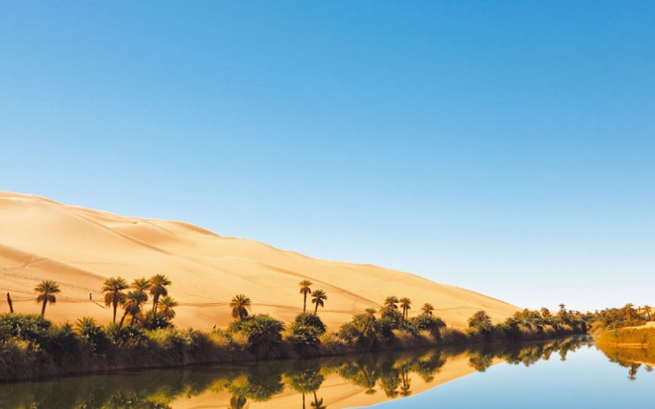 Ум аль-Маа — одно из самых живописных озер оазиса Убари