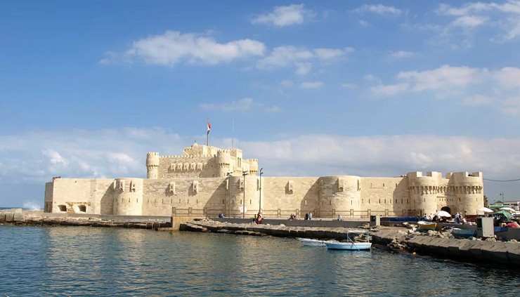 Александрийский форт у входа в Восточную бухту