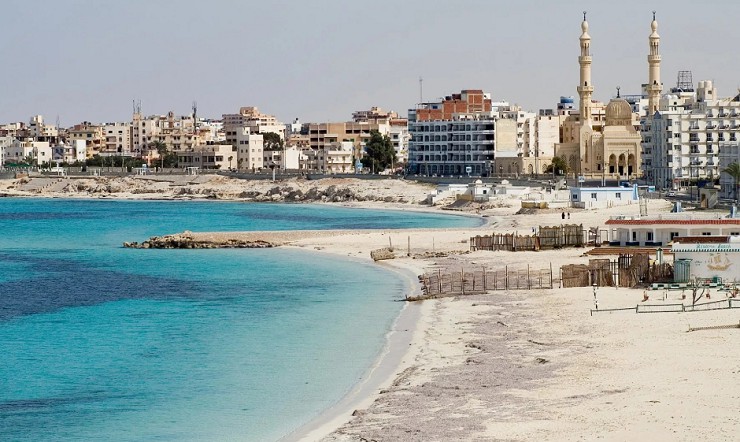 На средиземноморском курорте Мерса-Матрух отдыхают сами египтяне