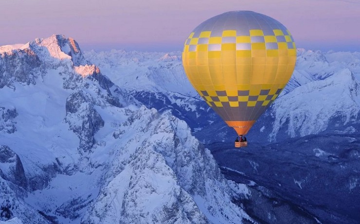 Воздушный шар в Альпах