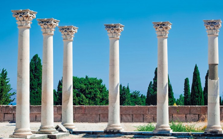 Руины античного храмового комплекса Асклепион