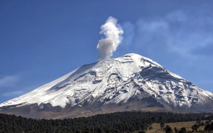Попокатепетль — действующий вулкан в Мексике
