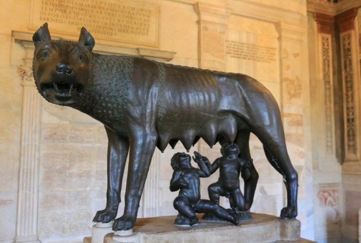  Бронзовая скульптура «Капитолийской волчицы»