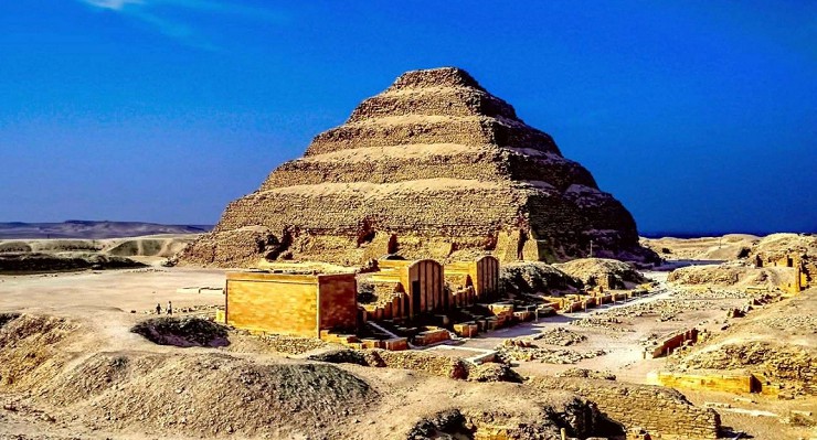 Пирамида фараона Джосера. Арх. Имхотеп. XXVII в. до н.э. Египет