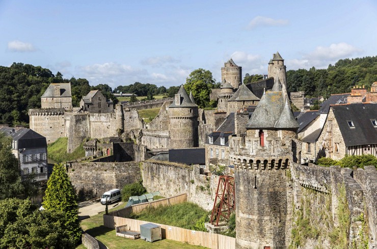 Замок в Фужере. Франция 