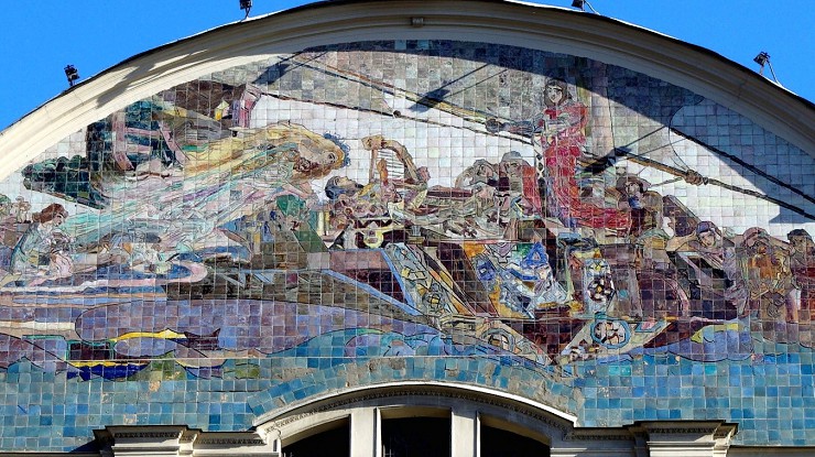 Панно «Принцесса Греза» на фасаде гостиницы «Метрополь». Москва. Россия