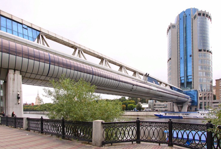 «Башня 2000» и Мост «Багратион». Построены в 1998–2001 гг.