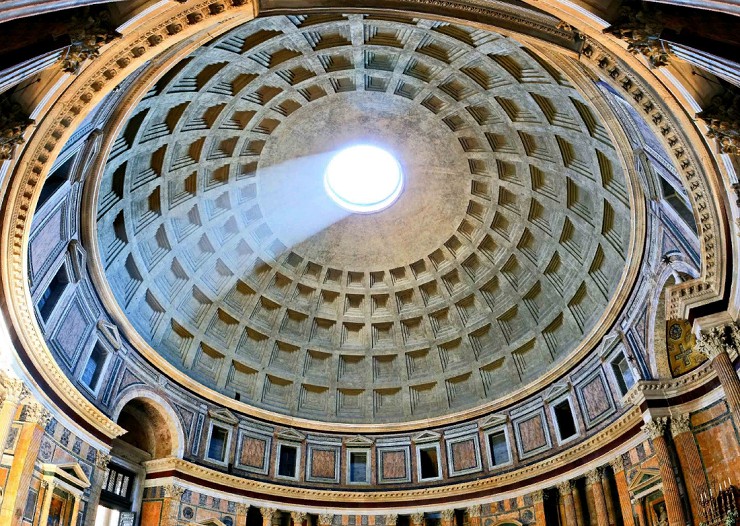 Великолепный купол Пантеона, вид изнутри