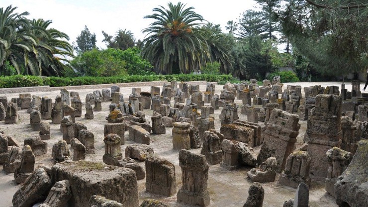 Тофет — кладбище древнего Карфагена и место массовых человеческих жертвоприношений