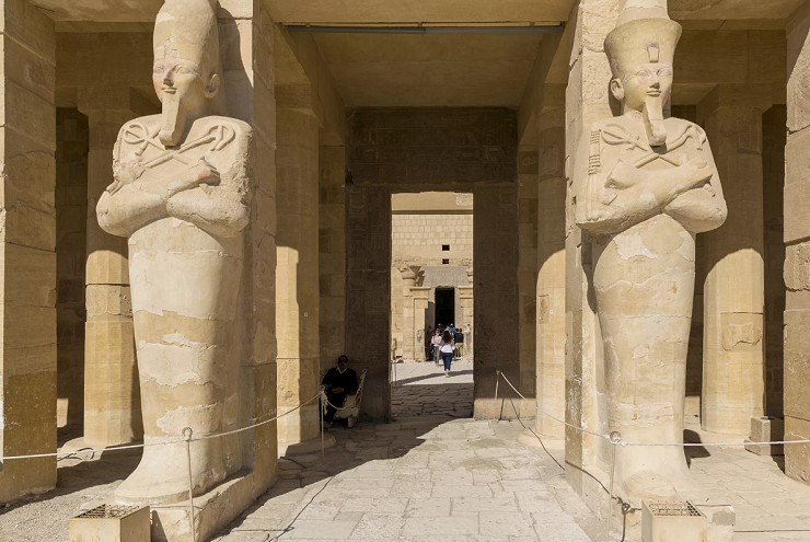 Дейр эль-Бахри. Вход в заупокойный храм царицы Хатшепсут