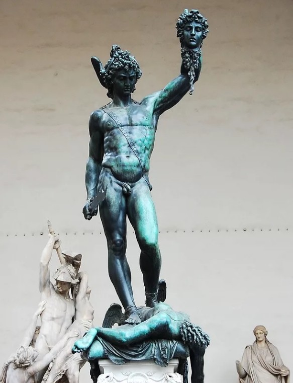 Персей — легендарный основатель Микен. Статуя работы С. Боттичелли, XVI в., Флоренция