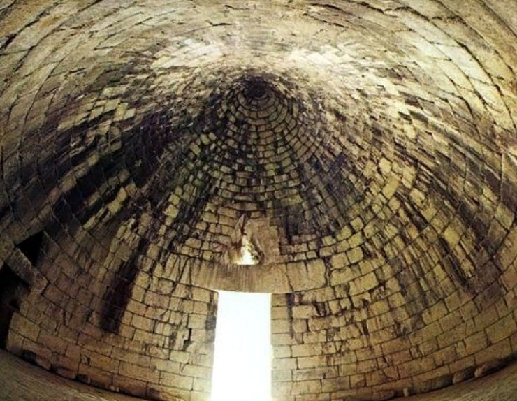 Купол изнутри сокровищницы Атрея
