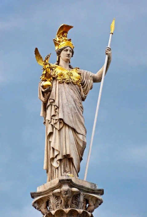 Афина, богиня мудрости. Скульптура перед зданием парламента Австрии в Вене. Абсолютная копия античного прототипа