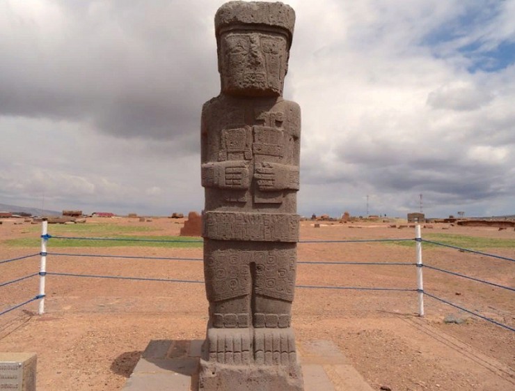Статуя Понсе из Тиуанако
