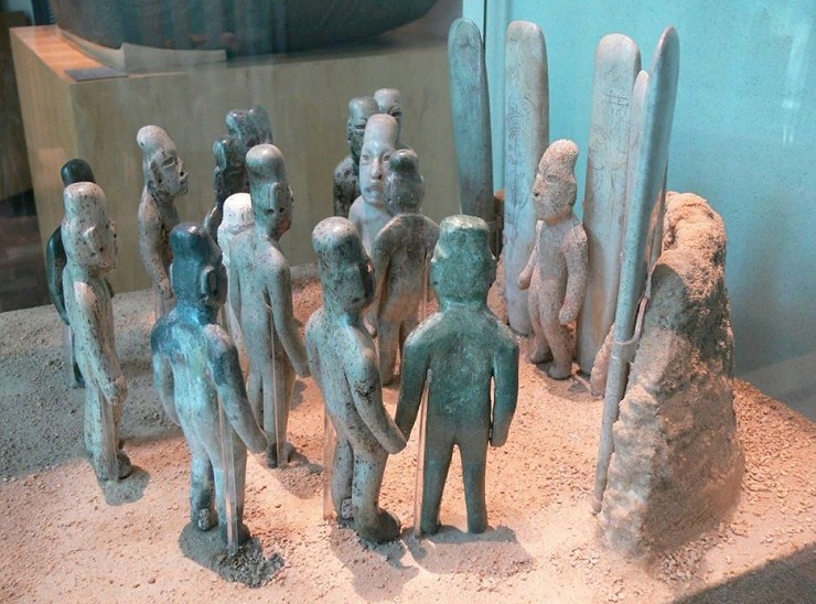 Каменные статуэтки ольмеков. Национальный музей антропологии, г. Мехико