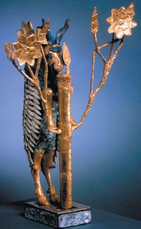 «Баран в чаще» — одна из парных статуэток середины III тыс. до н. э. Высота — 42,6 см