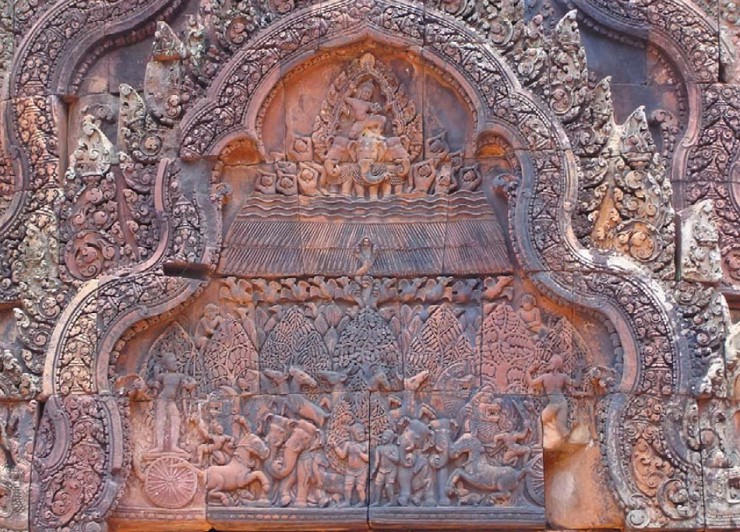 Барельеф из храма Преах-Ио, изображающий сцену из Рамаяны. Ангкор
